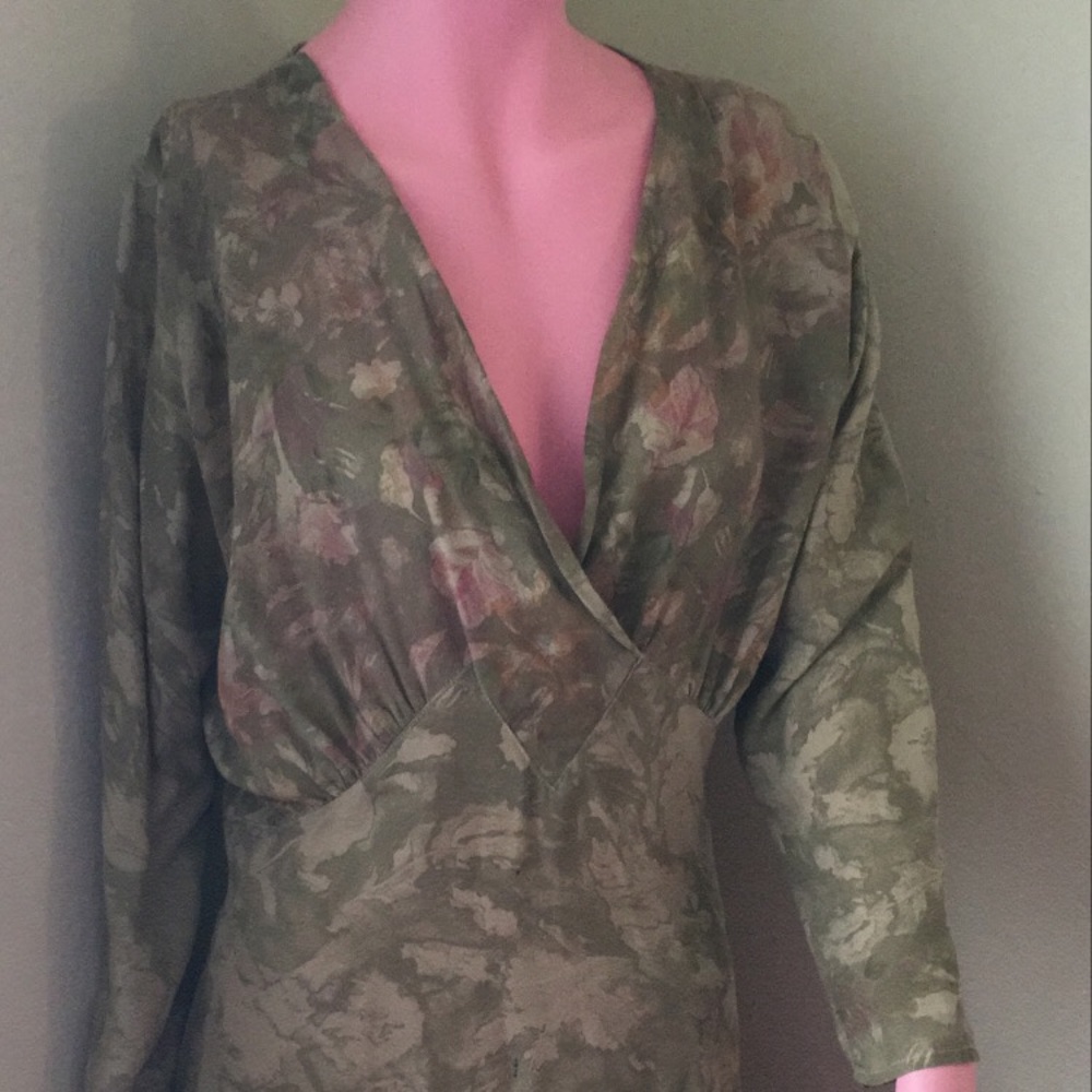 80s Long Sleeve V Neck Shift Dress